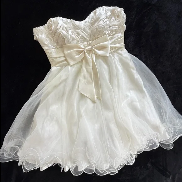 Steppin' Out Dress formal prom wedding homecoming size 11/12 ivory - Picture 1 of 16